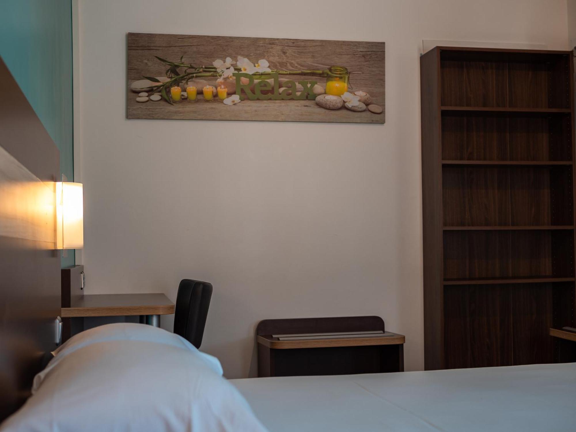 Hotel Restaurant Les Jardins D'Epone Номер фото