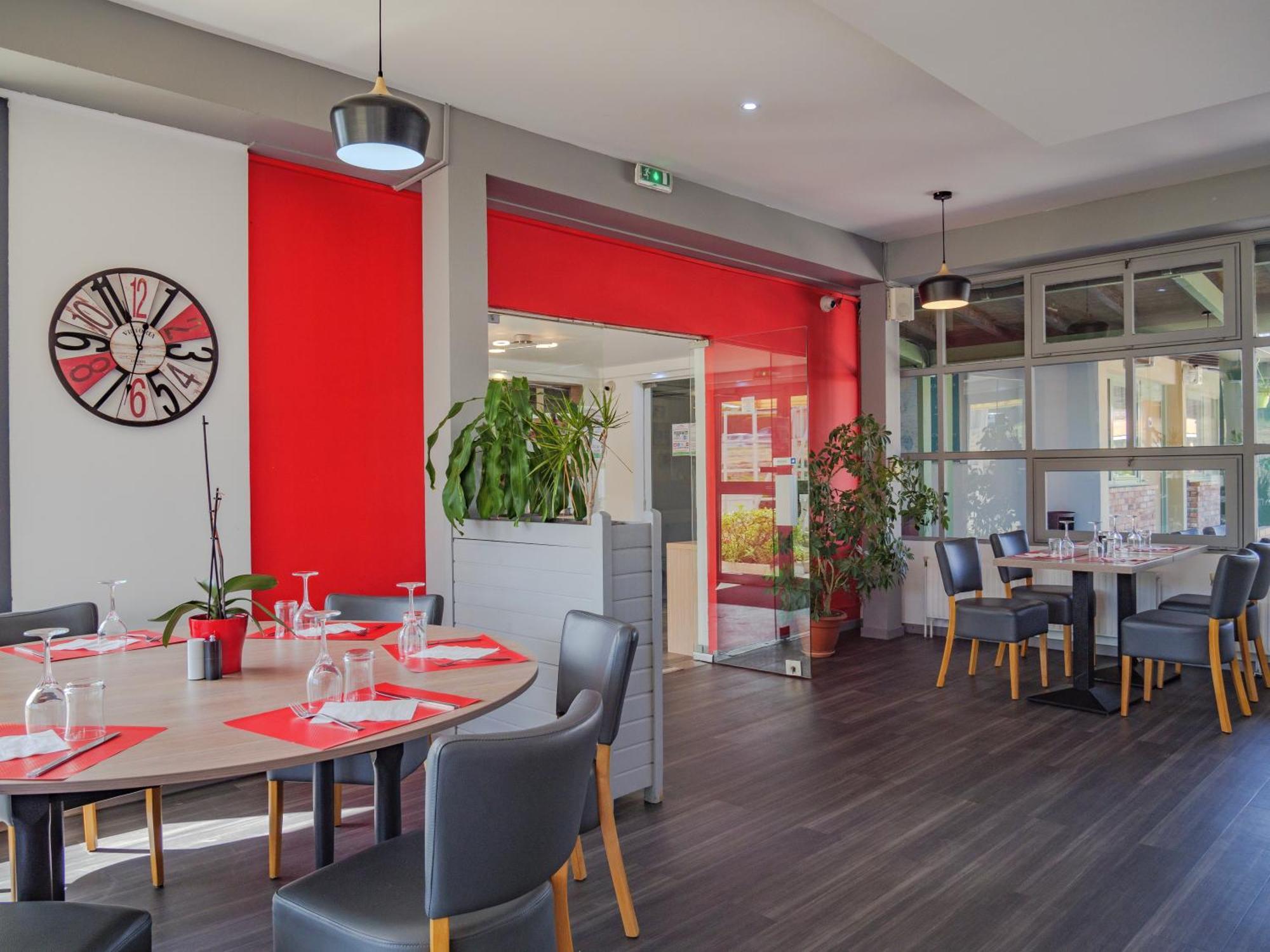 Hotel Restaurant Les Jardins D'Epone Экстерьер фото