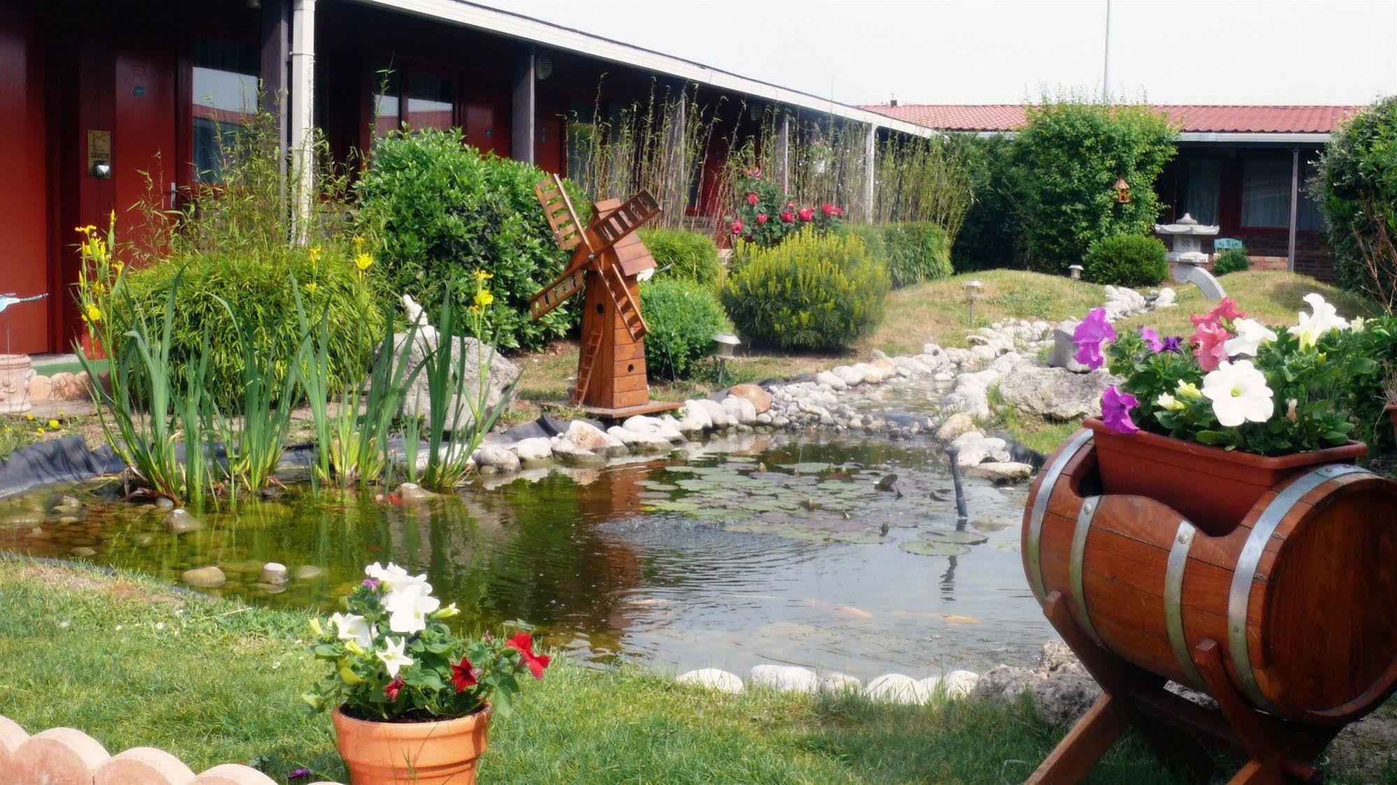 Hotel Restaurant Les Jardins D'Epone Экстерьер фото
